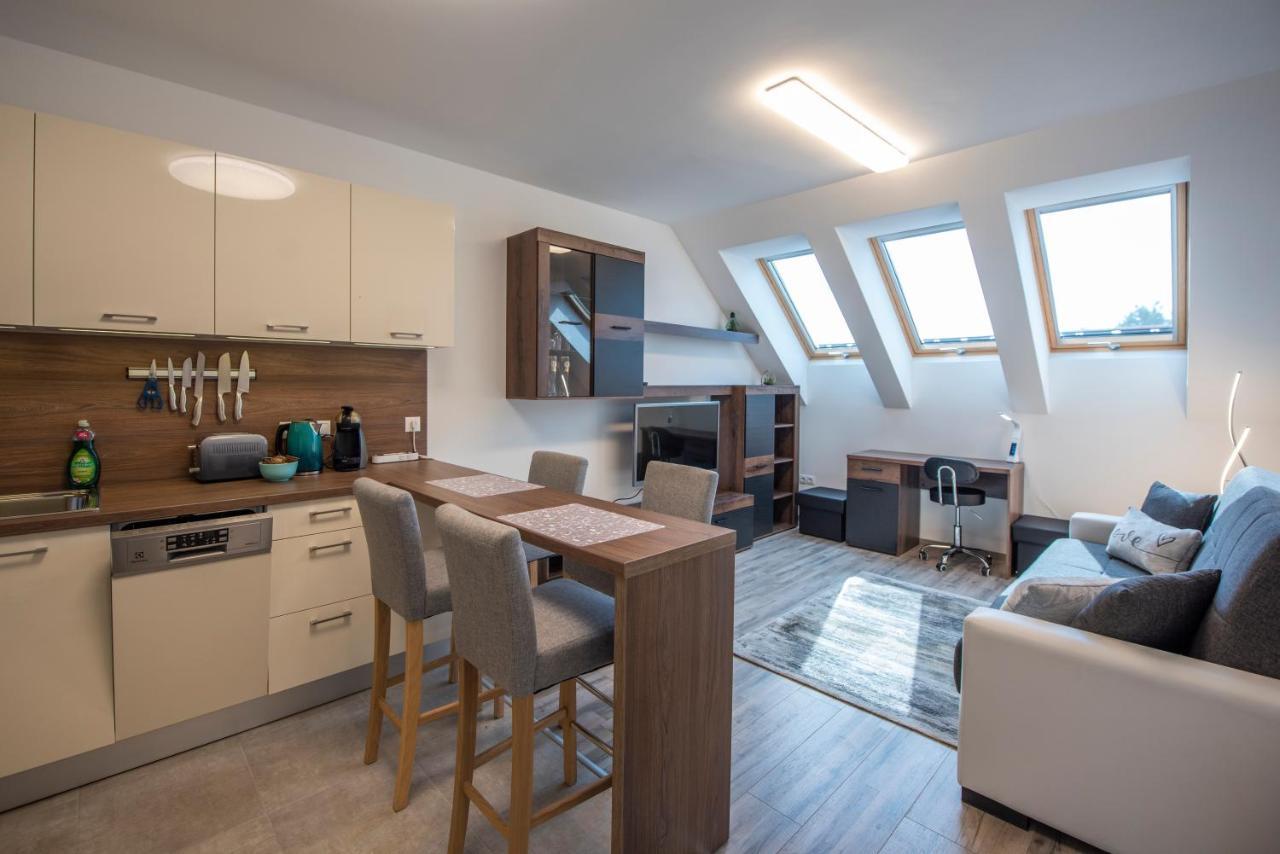 Zsuka Apartman Free Parking Pětikostelí Exteriér fotografie