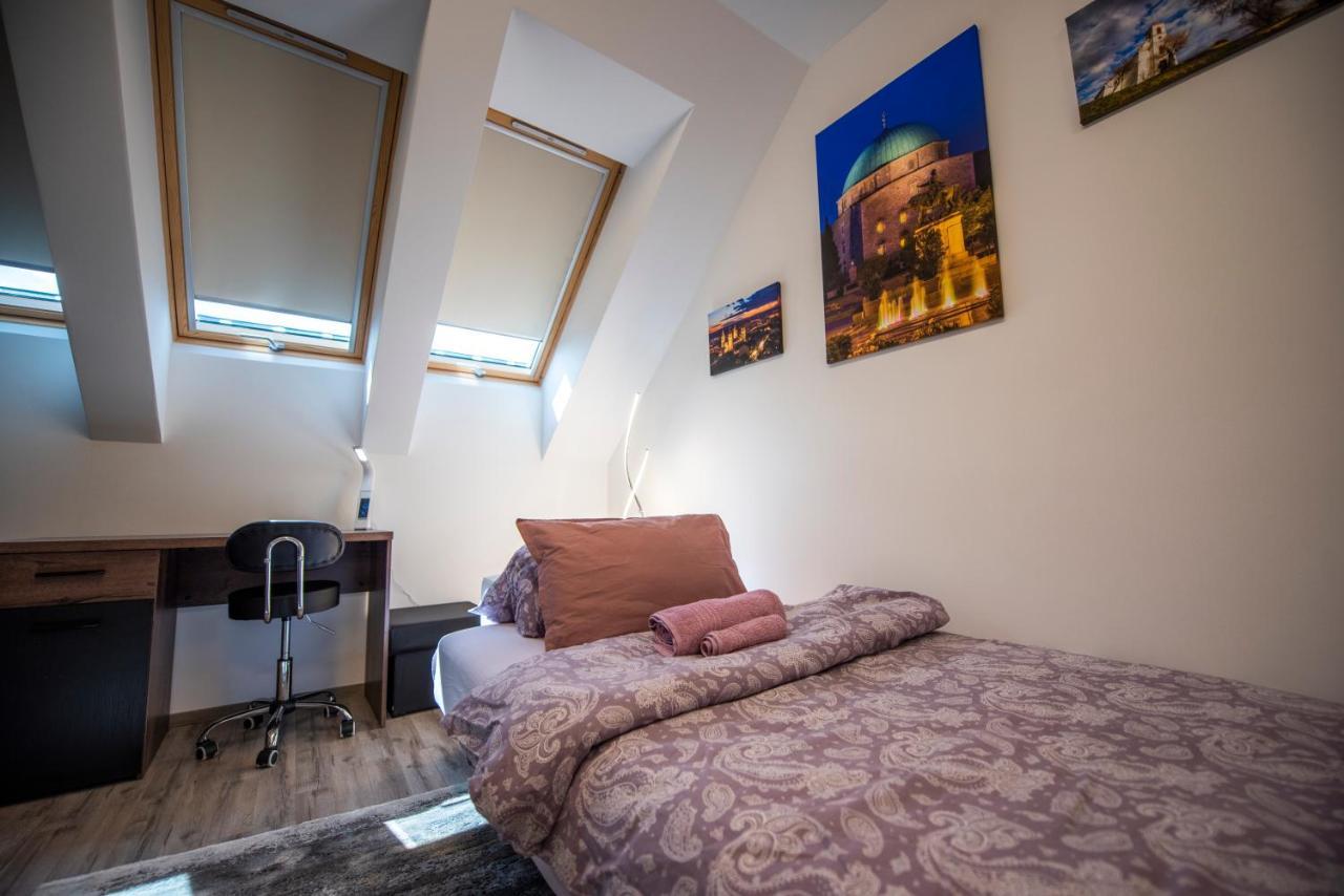 Zsuka Apartman Free Parking Pětikostelí Exteriér fotografie