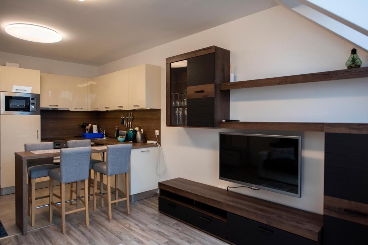 Zsuka Apartman Free Parking Pětikostelí Exteriér fotografie